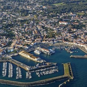 Ile d'Yeu (85) : Vue aerienne du port de plaisance de Port Joinville sur la cote nord-est de l'ile - Photo by Hedelin F/ANDBZ/ABACAPRESS.COM
