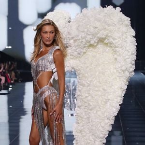 Bella Hadid - Le Victoria's Secret Fashion Show à New Tok le mercredi 15 octobre 2025.
Crédit : Backgrid USA / Bestimage