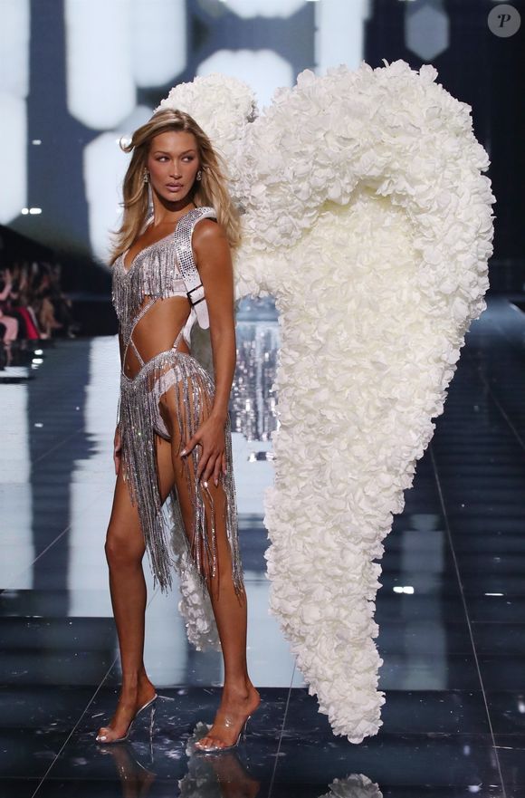 Bella Hadid - Le Victoria's Secret Fashion Show à New Tok le mercredi 15 octobre 2025.
Crédit : Backgrid USA / Bestimage