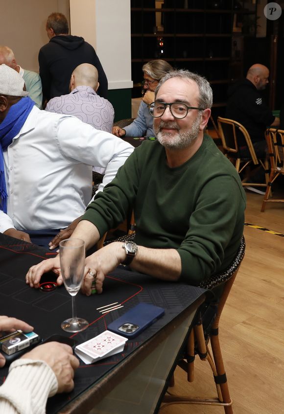 Bruno Solo - Tournoi de Poker caritatif pour l'association "Marraine de Coeur" au restaurant "Le Petit Poucet" à Neuilly-sur-Seine le 16 mars 2026. © Marc Ausset-Lacroix/Bestimage
