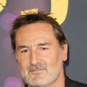 L'acteur Gilles Lellouche est papa de deux enfants.

Gilles Lellouche - Avant-première du film "Le Crime du 3e étage" au cinéma Pathé Wepler à Paris. © Coadic Guirec/Bestimage