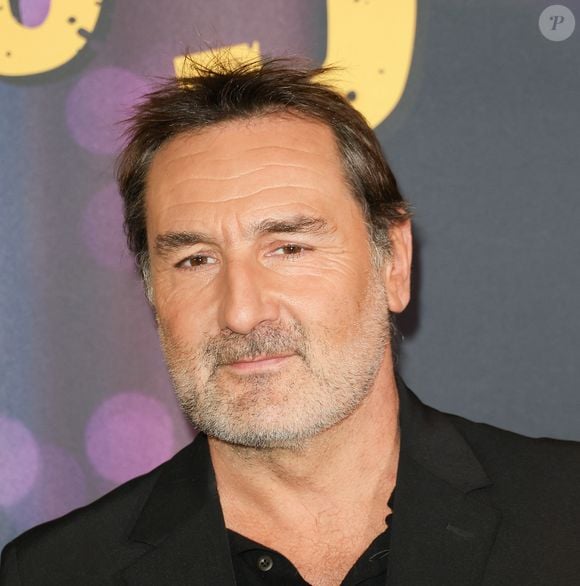 L'acteur Gilles Lellouche est papa de deux enfants.

Gilles Lellouche - Avant-première du film "Le Crime du 3e étage" au cinéma Pathé Wepler à Paris. © Coadic Guirec/Bestimage