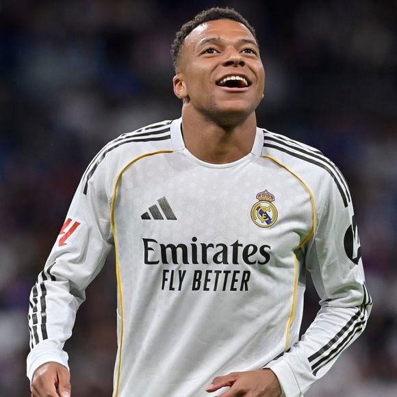 Il a rejoint le Real Madrid pour un contrat de cinq saisons.

Kylian Mbappé lors du match du Real Madrid au stade Bernabeu le 14 mai 2026, à Madrid, Espagne. 

Credit Image : © Oscar Manuel Sanchez/ZUMA Press Wire / Bestimage