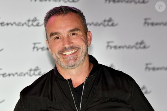 Il s'agit de Cyril Chauquet, spécialise de la pêche sur RMC Découverte.

Cyril Chauquet durant la soirée Fremantle pour la 38ème édition du Mipcom à Cannes, le 17 octobre 2022.
© Bruno Bebert / Bestimage
