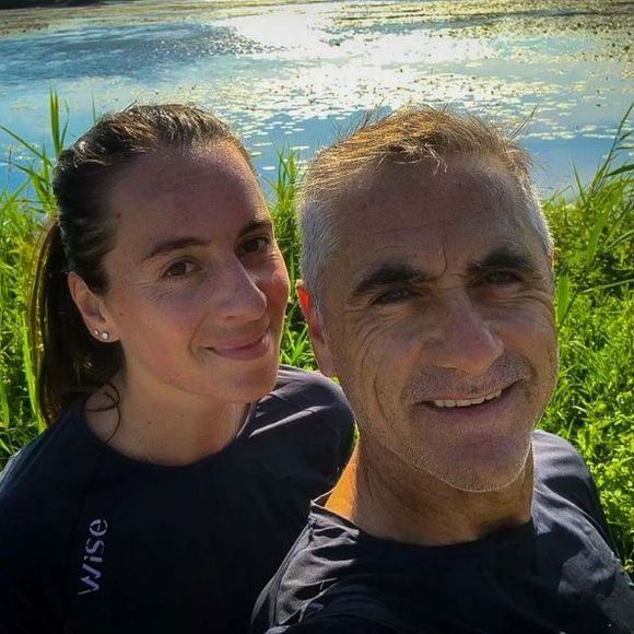 Il y a un peu plus d'un an, Laurent Jalabert et Marion ont rénové une magnifique maison en pierre

Laurent Jalabert et Marion sur Instagram