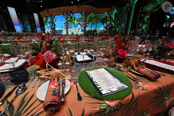 Illustration durant la 69ème édition du Bal de la Rose dans la Salle des Étoiles du Sporting Monte-Carlo à Monaco, le 29 mars 2025.
Cette année encore, c'est Christian Louboutin qui est le directeur artistique de l'événement dont le thème est "Sunset Bal" dans un décor qui a plongé les invités dans les Caraibes. © Bruno Bebert / Pool Monaco / Bestimage