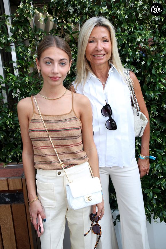 Exclusif - Natty Tardivel et sa fille Stella Belmondo - Célébrités aux Internationaux de France de Tennis de Roland Garros 2023 - Jour 13 à Paris le 09 Juin 2023. 
© Bertrand Rindoff / Bestimage