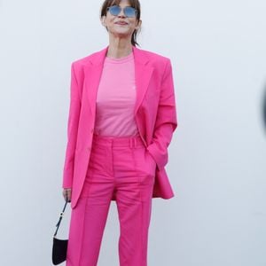 Sophie Marceau - Les célébrités au photocall du défilé Jacquemus pour la présentatation de la toute dernière collection “Le Raphia” au Bourget, Seine-Saint-Denis (93), France, le 12 décembre 2022. Habitué à ne pas suivre le calendrier de la Fashion Week de Paris, le designer a présenté sa toute dernière collection “Le Raphia” avec l'une une de ses couleurs favorites : le beige. © Veeren-Clovis/Bestimage # Celebs attend "Le Raphia" Jacquemus show in Le Bourget, France, on December 12, 2022. | 00599004