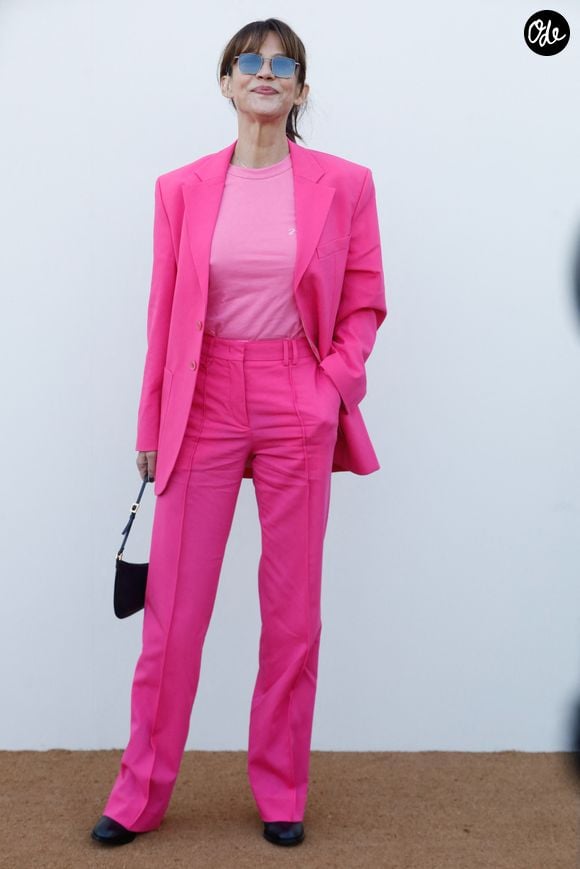 Sophie Marceau - Les célébrités au photocall du défilé Jacquemus pour la présentatation de la toute dernière collection “Le Raphia” au Bourget, Seine-Saint-Denis (93), France, le 12 décembre 2022. Habitué à ne pas suivre le calendrier de la Fashion Week de Paris, le designer a présenté sa toute dernière collection “Le Raphia” avec l'une une de ses couleurs favorites : le beige. © Veeren-Clovis/Bestimage # Celebs attend "Le Raphia" Jacquemus show in Le Bourget, France, on December 12, 2022. | 00599004