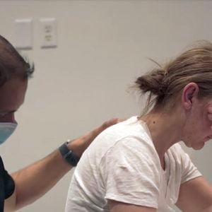 Les organisateurs ont anticipé d'éventuels imprévus liés à son état de santé vacillant.

Extrait du documentaire "I am : Celine Dion" sur Prime Video.

© Bestimage JLPPA