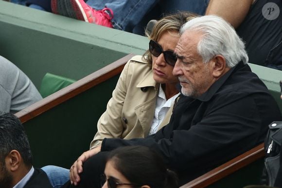 Dominique Strauss-Kahn et sa compagne Myriam L'Aouffir quittant l'hôtel Royal Monceau à Paris, France, 28 septembre 2017. Photo ABACAPRESS.COM