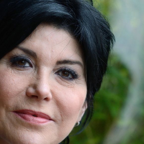 Liane Foly pose pour une séance photo lors du 8e Festival 2 Valenciennes à Valenciennes, en France, le 22 mars 2018. Photo : Aurore Maréchal/ABACAPRESS.COM