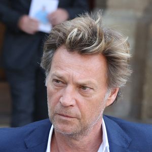 Vous l’aurez compris, la rentrée de France 2 nous réserve bien des surprises.

Laurent Delahousse - Sorties des obsèques de Philippe Labro en l'église de Saint-Germain-des-Prés à Paris le 13 juin 2025. © Dominique Jacovides - Christophe Clovis / Bestimage