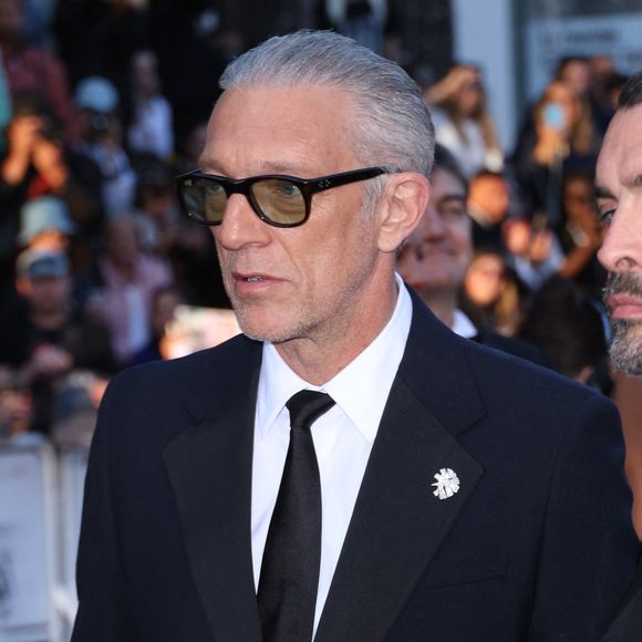 L'acteur, 59 ans, avait séduit la chanteuse dans "Les Linceuls" de Cronenberg.
Vincent Cassel - Montée des marches du film « Karma » lors du 79ème Festival International du Film de Cannes, le 16 mai 2026. © Denis Guignebourg / Bestimage