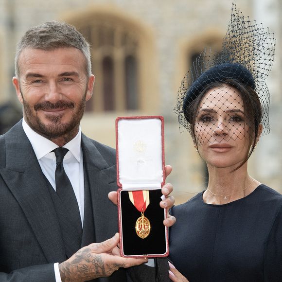 David Beckham, avec son épouse Lady Victoria, est fait chevalier par le roi Charles au château de Windsor, Windsor, Berkshire, Royaume-Uni, le 4 novembre 2025. © Eddie Mulholland/WPA-Pool/Bestimage