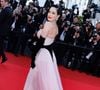 Entourée de Dita von Teese

Dita von Teese - Montée des marches du film " Amarga Navidad " lors du 79ème Festival International du Film de Cannes, le 19 mai 2026. © Jacovides-Moreau / Bestimage