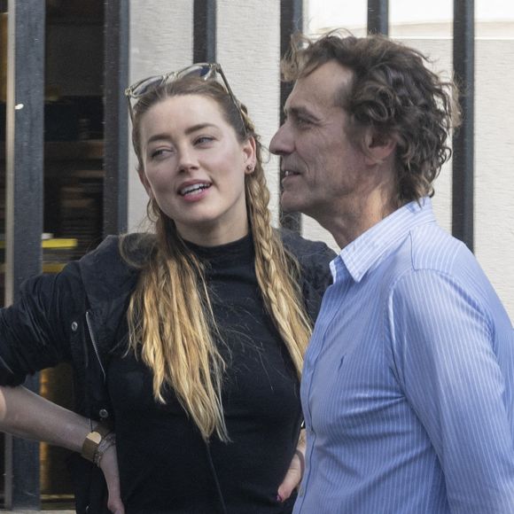 Cette naissance marque son retour sur Instagram après plus d’un an de silence.

L'actrice Amber Heard poursuit sa vie avec sa fille à Madrid le 18 mai 2023. Photo par Gtres/ABACAPRESS.COM