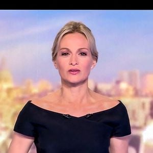 Audrey Crespo-Mara a fait son retour ce soir (25/07/2025) au JT de 20h de TF1 une semaine après les obsèques de son mari Thierry Ardisson.
© Capture TV via Bestimage