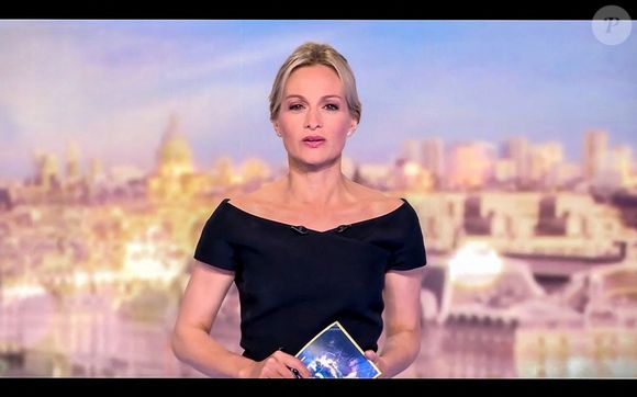 Audrey Crespo-Mara a fait son retour ce soir (25/07/2025) au JT de 20h de TF1 une semaine après les obsèques de son mari Thierry Ardisson.
© Capture TV via Bestimage