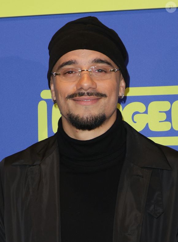 En parallèle, il s’est lancé dans la musique avec deux albums de rap certifiés platine, et vient aujourd’hui de franchir un nouveau cap avec "McWalte", sur Amazon Prime...

Mister V - Avant-première du film "Banger" au Pathé Wepler à Paris le 1er avril 2025. © Coadic Guirec/Bestimage