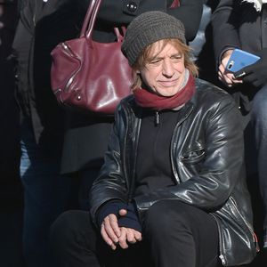 Jean-Louis Aubert arrive à la cérémonie funéraire organisée en mémoire de Johnny Hallyday à Paris. Photo par Aurore Marechal/ABACAPRESS.COM