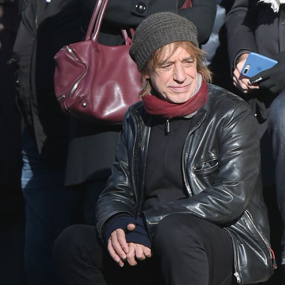 Jean-Louis Aubert arrive à la cérémonie funéraire organisée en mémoire de Johnny Hallyday à Paris. Photo par Aurore Marechal/ABACAPRESS.COM