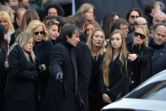 Sylvie Vartan, Darina Scotti, Ilona, Emma Smet, Estelle Lefébure - Sorties de l'église de la Madeleine après les obsèques de Johnny Hallyday à Paris le 9 décembre 2017.
© Veeren / Bestimage