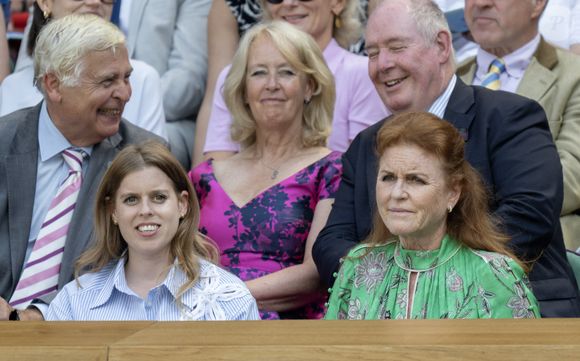 Sarah, duchesse d'York, assistant au premier jour de Wimbledon avec sa fille, la princesse Béatrice. Photo by GOFF / bestimage