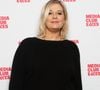 "Déboulonner son idole, cela peut être très douloureux, je ne leur en veux pas. Il a eu une image parfaite" indique-t-elle dans "Elle"

Exclusif - Flavie Flament (trophée d'honneur) - Photocall de la cérémonie des "Trophées Media Club Elles 2024" à la SACEM à Neuilly-sur-Seine, France, le 7 février 2024. © Christophe Clovis/Bestimage

PALMARÈS DES TROPHÉES MEDIACLUB'ELLES 2024
AMEL BENT, Présidente d'honneur
FLAVIE FLAMENT, Trophée d'honneur
Paris, le 7 février 2024 - Créés en février 2019, les Trophées médiaClub'Elles récompensent celles
et ceux qui oeuvrent pour une meilleure représentation des femmes dans les médias.
La sixième édition placée sous le signe de l'émotion et de l'authenticité a eu lieu le mercredi 7 février
2024 à 18h30 dans l'auditorium Debussy-Ravel de la SACEM, à Neuilly-sur-Seine.
La cérémonie s'est déroulée sous le haut patronage de Madame Aurore Bergé, Ministre chargée de
l'Égalité entre les femmes et les hommes et de la lutte contre les Discriminations.
Le collectif Contrebande (Christine Lidon et Princesse Erika) a ouvert la soirée en musique et Amel
Bent l'a conclue en reprenant son titre iconique "Ma philosophie" qui a fait chanter et danser toute la
salle.
Un moment de joie et d'émotion fortes, en plus de toutes celles ressenties lors des témoignages des
lauréates et des lauréats.
Enfin, cette belle soirée animée par la journaliste Marjorie Paillon et orchestrée par Florence Sandis,
Présidente du médiaClub'Elles a réuni plus 300 personnalités des médias.
Le palmarès :
Trophée d'honneur : Flavie Flament, autrice et journaliste (RTL).
Décerné par Madame Aurore Bergé, Ministre chargée de l'Égalité entre les femmes et les hommes et
de la lutte contre les Discriminations.
Trophée de l'audace : Solène Chalvon-Fioriti, réalisatrice, pour son film "Afghanes" (France 5).
Décerné par Delphine Cazaux, Directrice Générale en charge des opérations de Mediawan.
Trophée révélation : Giusse Dembault-Lalois, productrice, pour sa série "Afropolitaine" (TV5
Monde).
Décerné par Yasmine Roumane, Directrice adjointe des programmes de fiction du Groupe M6.
Trophée coup de coeur : Nathalie Marchak, réalisatrice et co-scénariste, pour la série "Les Siffleurs"
(France 2), Ex aequo avec Fanny Riedberger, productrice, Anna Fregonese et Sylvie Audcoeur,
scénaristes, pour la série "Les randonneuses" (TF1).
Décerné par Victoire Tuaillon, journaliste et créatrice du podcast "Les couilles sur la table".
Trophée de l'impact : Vanessa Filho, réalisatrice du film "Le consentement" et Vanessa Springora,
autrice du livre dont il est adapté.
Décerné par Mathieu Couzinié, Head of Advertising du Groupe ENGIE et Alexandra Crucq,
productrice, Mesdames Productions et Secrétaire générale du médiaClub'Elles.
Trophée de l'homme féministe : Éric Guéret, réalisateur, pour "Survivantes" (France 2).
Décerné Marie-Christine Saragosse, PDG France Médias Monde.
Le médiaClub'Elles tient à remercier chaleureusement la Sacem pour leur accueil et organisation de
cette belle cérémonie.
La captation audiovisuelle assurée par le réalisateur David Montagne et ses équipes est à retrouver sur
nos plateformes Instagram et Facebook.
A propos du médiaClub'Elles - Ensemble pour plus de parité dans les médias !
Les femmes représentent moins de 20% des personnes les plus citées dans ce qui est dit et écrit dans
les médias. Elles ne sont que 30% des invités des matinales de radio, 30 à 40% des experts cités à la
télévision. Nous voulons faire évoluer la société et les médias vers plus d'équité. Le médiaClub'Elles est
une association de professionnel.le.s des médias, présidée par Florence Sandis, qui oeuvre pour plus de parité dans les médias.
parité dans les médias. Le médiaClub'Elles est inclusif parce que l'équilibre