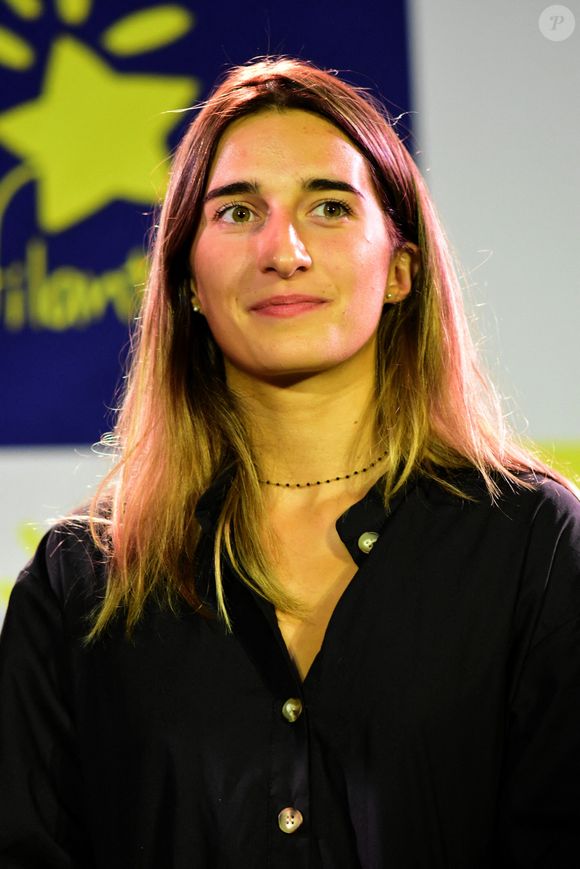 “J’ai reçu une éducation selon laquelle les études sont primordiales, car le ski, ça ne fait pas vivre sur le long terme”, explique-t-elle

Perrine Laffont - Vente aux enchères "Légende du sport" au profit de l'association Les Etoiles Filantes (association qui aide les familles dont un enfant est atteint du gliome infiltrant du tronc cérébral), dont le parrain de cette année est M.Fourcade, aux Puces du Canal à Lyon. Le 18 septembre 2020. © Roman Doucelin / Bestimage