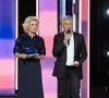 La jupe longue s’impose comme une pièce confortable qui flatte toutes les silhouettes.

Sophie Davant, Nagui lors de la soirée de lancement de la 39ème édition du Téléthon sur France 3 aux Studios du Lendit à Saint-Denis, France, le 5 décembre 2025. © Anne-Sophie Guebey/Bestimage