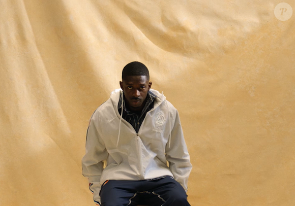 Jacquemus lance une collection en collaboration avec la Fédération Française de football en marge de la Coupe du monde 2026.