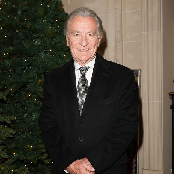 William Leymergie - 46ème édition du Gala "Best Awards" à l'hôtel Georges V à Paris le 11 décembre 2023. Le Four Seasons Hôtel George V Paris a été décoré, spécialement pour la soirée « The Best », par la Maison de l’Ouzbékistan en collaboration avec R. ROKICKI - Rêverie d’Azur, pour honorer devant un parterre de plus de 300 invités, les lauréats élus, par le Comité International « The Best » 40 personnalités de haut niveau, choisis avec soin par son Président fondateur « The Best » M. GARGIA et son Vice- Président « des Prix The Best » T. SCHNEIDER - Ambassadeur de l’Art pour assurer avec panache le rayonnement de l’élégance, du pouvoir et des arts qu’ils aiment promouvoir.
HJ SERVAT en maître de Cérémonie, accompagnés de nombreuses personnalités, ont honorés de leur présence ce prestigieux gala pour célébrer les lauréats élus : 6 Femmes d’exception & 7 hommes d’envergue, les plus élégants du monde pour leur style de vie et travail, ainsi que leurs actions remarquables, privées, publiques ou professionnelles.
Un « The Best d’honneur » à été remis au cours de la soirée au chef RAONI METUKTIRE, grand chef du peuple Kayapo, figure internationale de la lutte pour la préservation de la forêt amazonienne et de la culture indigène au Brésil. © Coadic Guirec / Bestimage