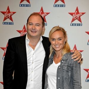 après des années à la télé où elle avait été révélée aux côtés de Sébastien Cauet...
Sébastien Cauet et Cécile de Menibus assistent à la conférence de presse annuelle de la chaîne Virgin TV et de Virgin Radio, qui s'est tenue au Mini-Palais à Paris, en France, le 16 septembre 2008. Photo de Thierry Orban/ABACAPRESS.COM