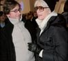 Enfant, il s'endormait sur les genoux de sa mère, qui lui faisait des "massous".

Thomas Dutronc et sa mère, Françoise Hardy, lors du concert d’adieu à la scène d’Henri Salvador, intitulé "Henri Salvador tire sa révérence", au Palais des Congrès de Paris.
RINDOFF-GUIREC / BESTIMAGE