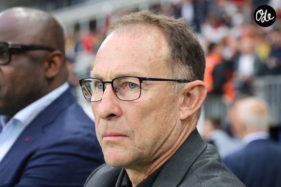 Aujourd'hui, Emily marche et peut courir sur de longues distances.

 Jean-Pierre Papin lors du match RC Lens - Olympique de Marseille, stade Bollaert-Delelis, le 6 mai 2023 lors du match de championnat de Ligue 1 Uber Eats opposant le RC Lens à l'Olympique de Marseille au stade Bollaert-Delelis à Lens, France, le 7 mai 2023. Lens won 2-1. © Laurent Sanson/Panoramic/Bestimage