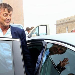 Le ministre de la Transition Ecologique et Solidaire Nicolas Hulot - Le président de la Républiques’est rendu en cap Fréhel (Côtes-d’Armor), France, le 20 juin 2018, un site d’où seront visibles les 62 éoliennes du parc de la baie de Saint-Brieuc, prévu pour 2023. © Stéphane Lemouton
