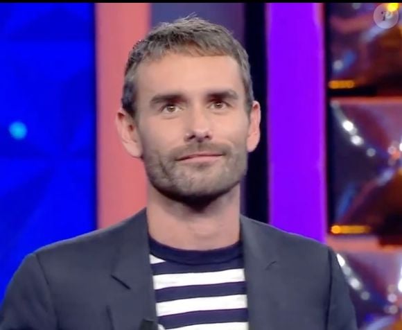 Certains Maestros ont eu le mérite de marquer les aficionados du programme à l'instar de Mickaël, qui s'est illustré pour la première fois dans l'émission en 2020. A l'époque, le trentenaire possédait une jolie ferme. 

Instagram : mickaelnoplpfan / Capture d'écran vidéo - France 2 - N'oubliez pas les paroles - 2024