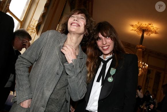 Ce 25 février, Lou Doillon est nostalgique

Jane Birkin (invitee) et sa fille Lou Doillon. Paris le 10 avril 2013 DOMINIQUE JACOVIDES / BESTIMAGE
