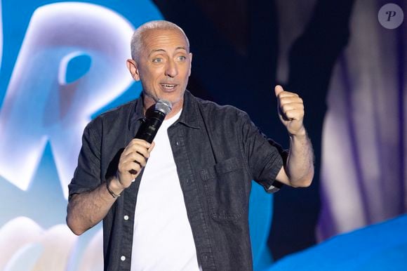 Malgré ce marathon scénique, il a accepté de faire une pause pour livrer un témoignage intime à Hélène Mannarino, dans le Portrait de la semaine de l’émission "Sept à huit"...

Exclusif - Gad Elmaleh - Enregistrement de l'émission "L'humour à la plage" pour la 2eme édition du festival de Juan les Pins à la pinède Gould le 27 juin 2025. © Bruno Bebert / Bestimage