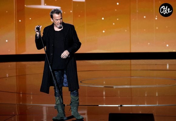 Florent Pagny lors de l'enregistrement de la deuxième partie de soirée de l'émission « La chanson secrète N°14 », présentée par N. Aliagas et diffusée le 26 décembre sur TF1, à Paris, France, le 9 décembre 2025. © Jacovides-Moreau/Bestimage