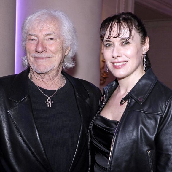 Hugues Aufray a célébré ses deux ans de mariage avec Murielle, de 45 ans sa cadette, en partageant un tendre message sur Instagram.

Hugues Aufray et sa femme Murielle (Muriel) Aufray lors de la cérémonie des Stéthos d'Or à Paris. © Cédric Perrin / Bestimage