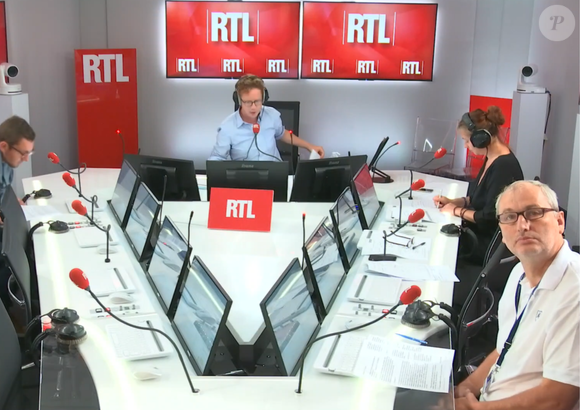 "Journaliste apprécié, passionné et rigoureux, il était un homme discret et charmant", écrit Hervé Beroud, directeur de l’information du groupe M6/RTL.
Capture d'écran RTL 9 août 2018
