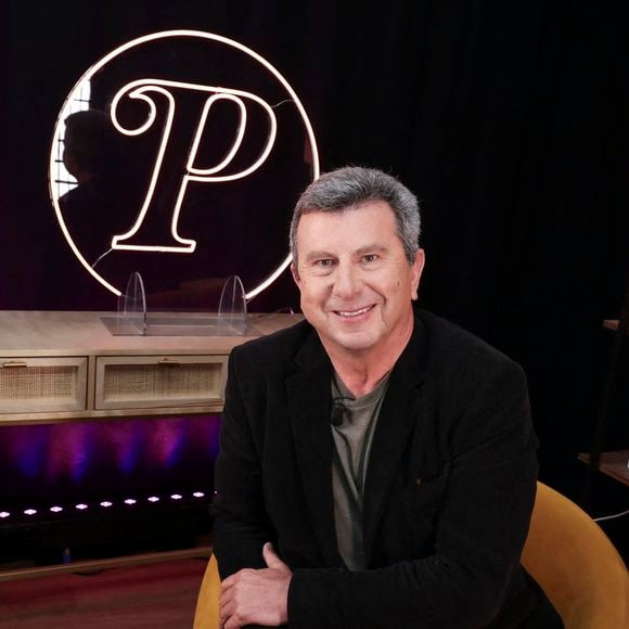 Pascal Bataille en interview pour "Purepeople", avec le format "En privé avec"