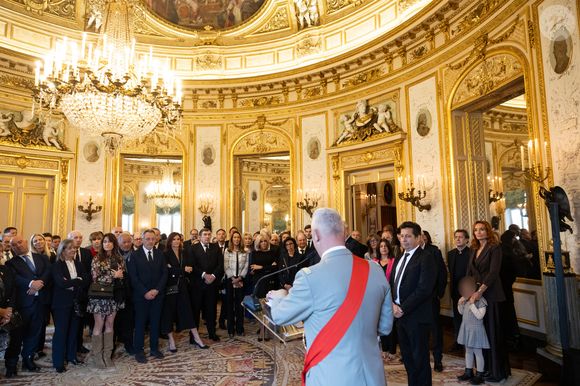 Exclusif -  Nicole Coullier, Brigitte Macron, Rachida Dati, Laurent Gerra, Christelle Bardet et leur fille Célestine, François Lecointre - Laurent Gerra reçoit la légion d’honneur de la part du grand chancelier F. Lecointre en présence de la première dame, B. Macron au Palais de la Légion d'honneur à Paris le 29 septembre 2025. © Cyril Moreau/Bestimage