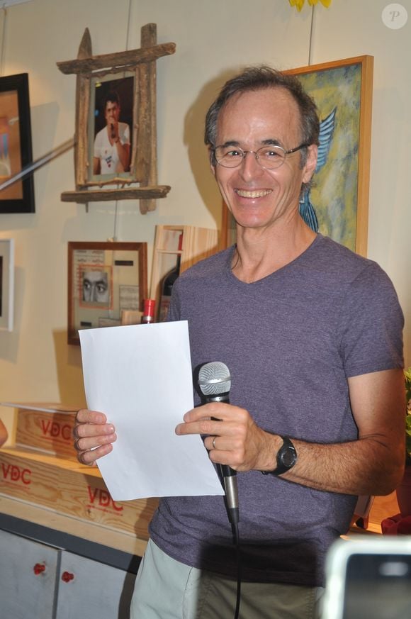 Exclusif - Jean-Jacques Goldman - Vente aux enchères à l'occasion du 20ème anniversaire du spectacle "Les Vendanges du Coeur" à Ouveillan, près de Narbonne (Aude) au profit des "Restos du Coeur" le 20 juillet 2014.  @ROBERT FAGES / BESTIMAGE