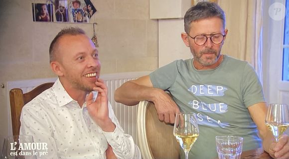 Christophe avec son prétendant Yann dans "L'amour est dans le pré" sur M6.
Crédit : M6