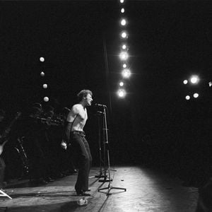 Archives - En France, à Paris, lors de l'émission "Musicorama", Johnny Hallyday sur la scène de l'Olympia. Le 19 octobre 1966. © Bernard Leguay via Bestimage