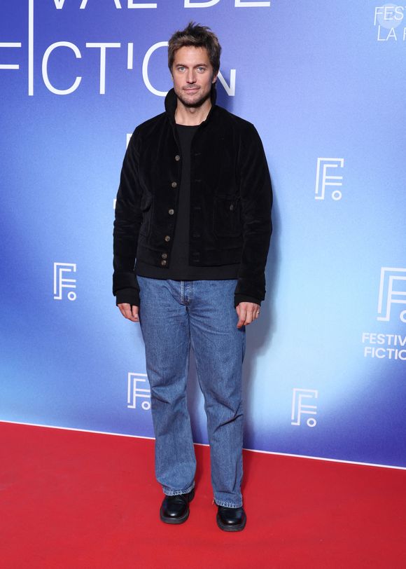 Lucas Bravo lors du photocall de 'Merteuil' lors du Festival de la Fiction de la Rochelle le 18 Septembre 2025.
© Denis Guignebourg/Bestimage