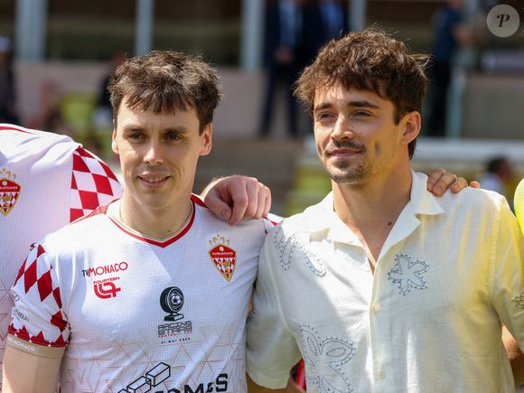 Louis Ducruet, Charles Leclerc - La famille princière de Monaco assiste au match de football Racing Stars Football Cup opposant les pilotes Nazionale Piloti contre les Barbagiuans au stade Louis II à Monaco le 21 mai, 2025. © Claudia Albuquerque/Bestimage
